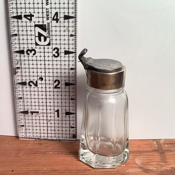 Antique salt shaker - Picture 8 of 8